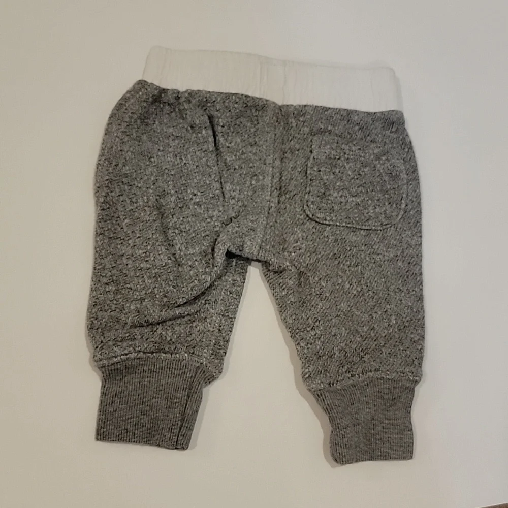 Gap Baby frenchterry Jogger grey and white G 3 - 6 months excellent condition
